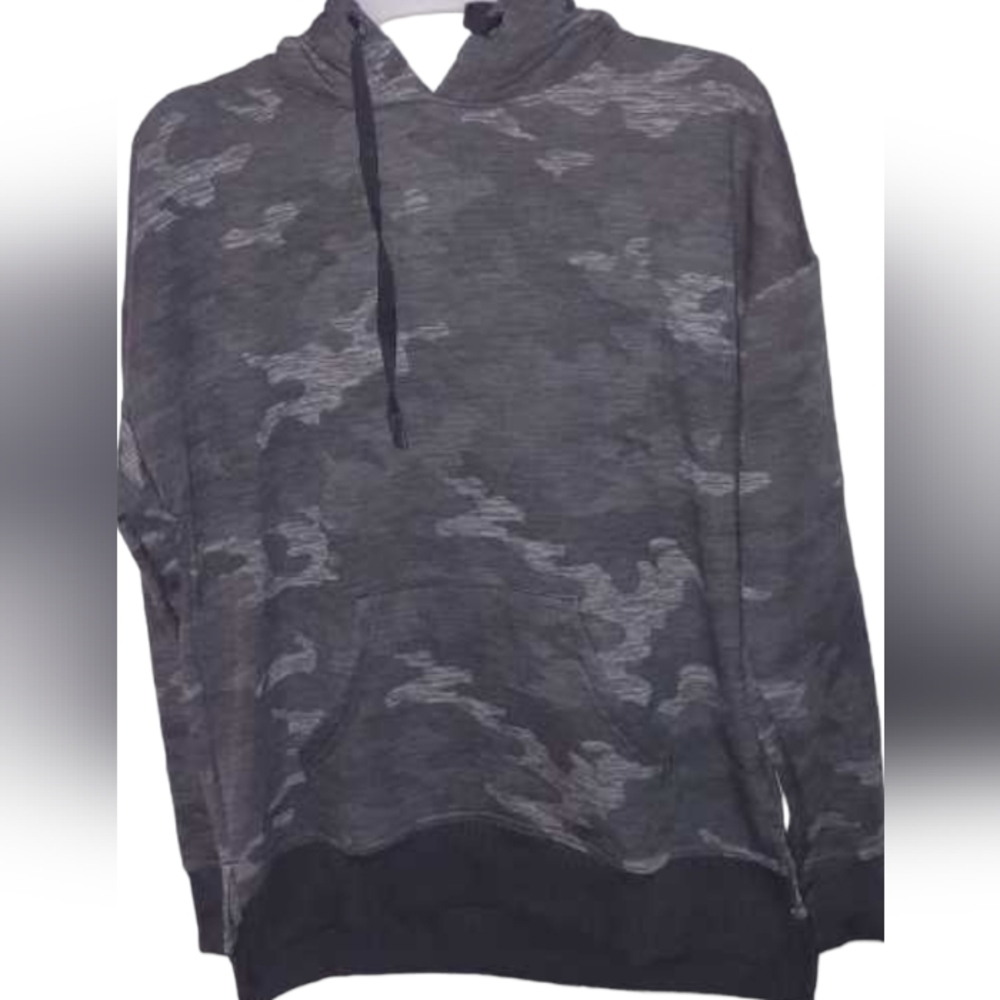 Athletics Work Size:(0-2) sweatshirt Black and gray Camouflage.